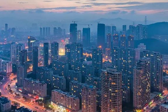 一年只賣三次地，中小房企危矣？未必！